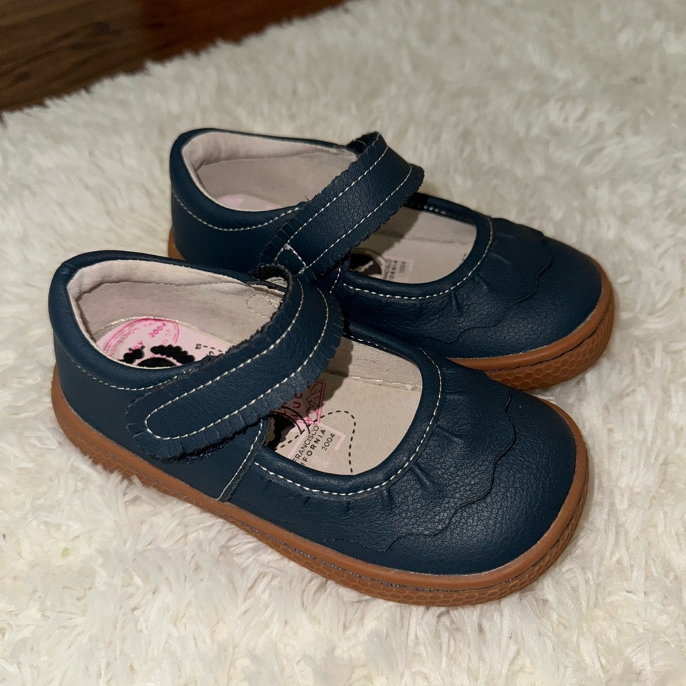 Liver & Luca Navy Blue Size 8- EUC - $15